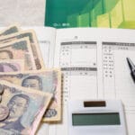 家計簿、豊かで楽しい家庭生活を送るために必要な支出と収入を管理する